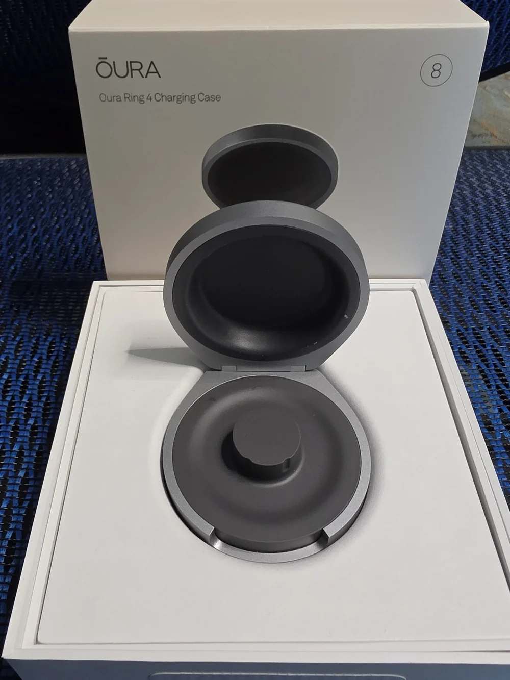Oura Ring 4 Charging Case - Gray Charcoal